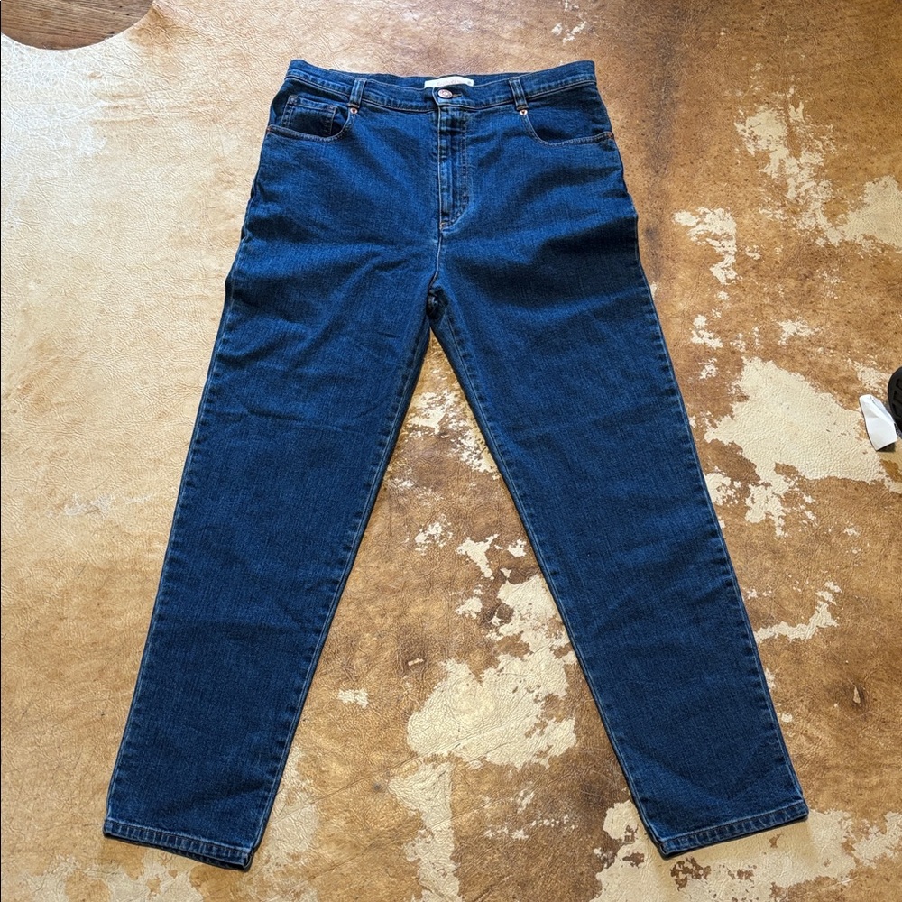 See By Chloe Indigo straight slim Denim Jeans. Size 34. NWT.